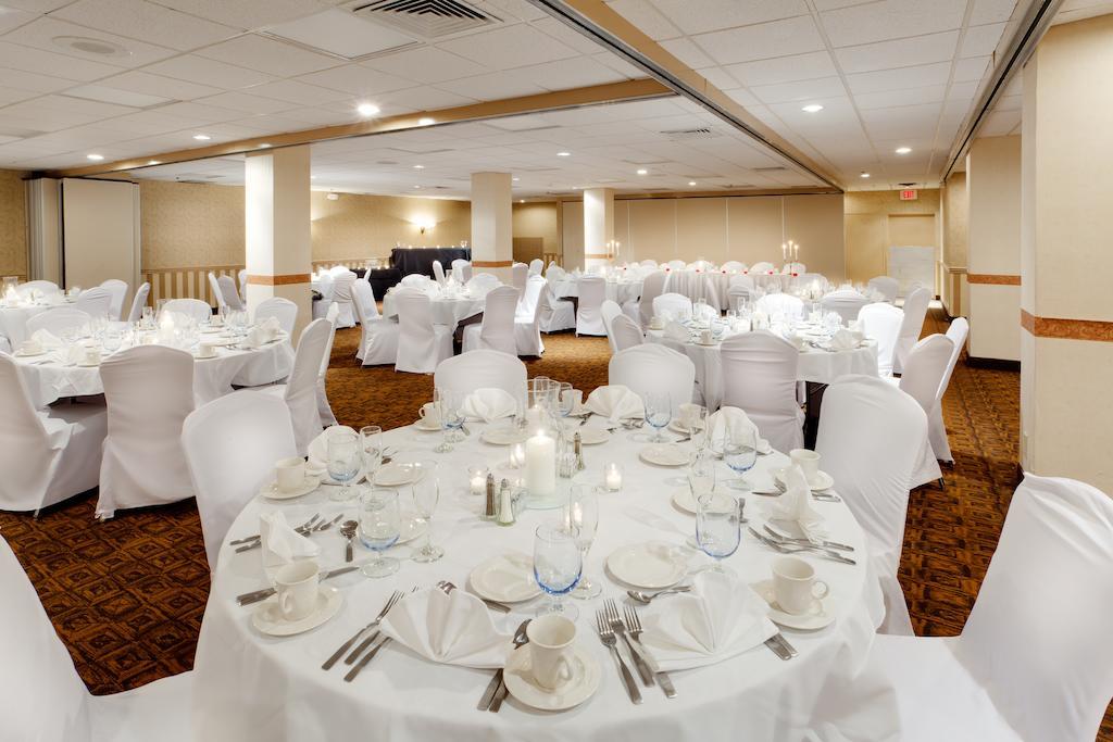 Residence Inn By Marriott Buffalo Downtown Restaurant photo